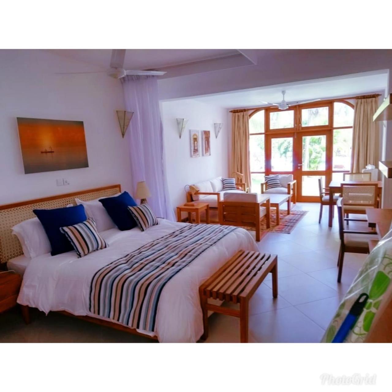 Mbili Kuwili Studio Suites Diani Beach Bagian luar foto