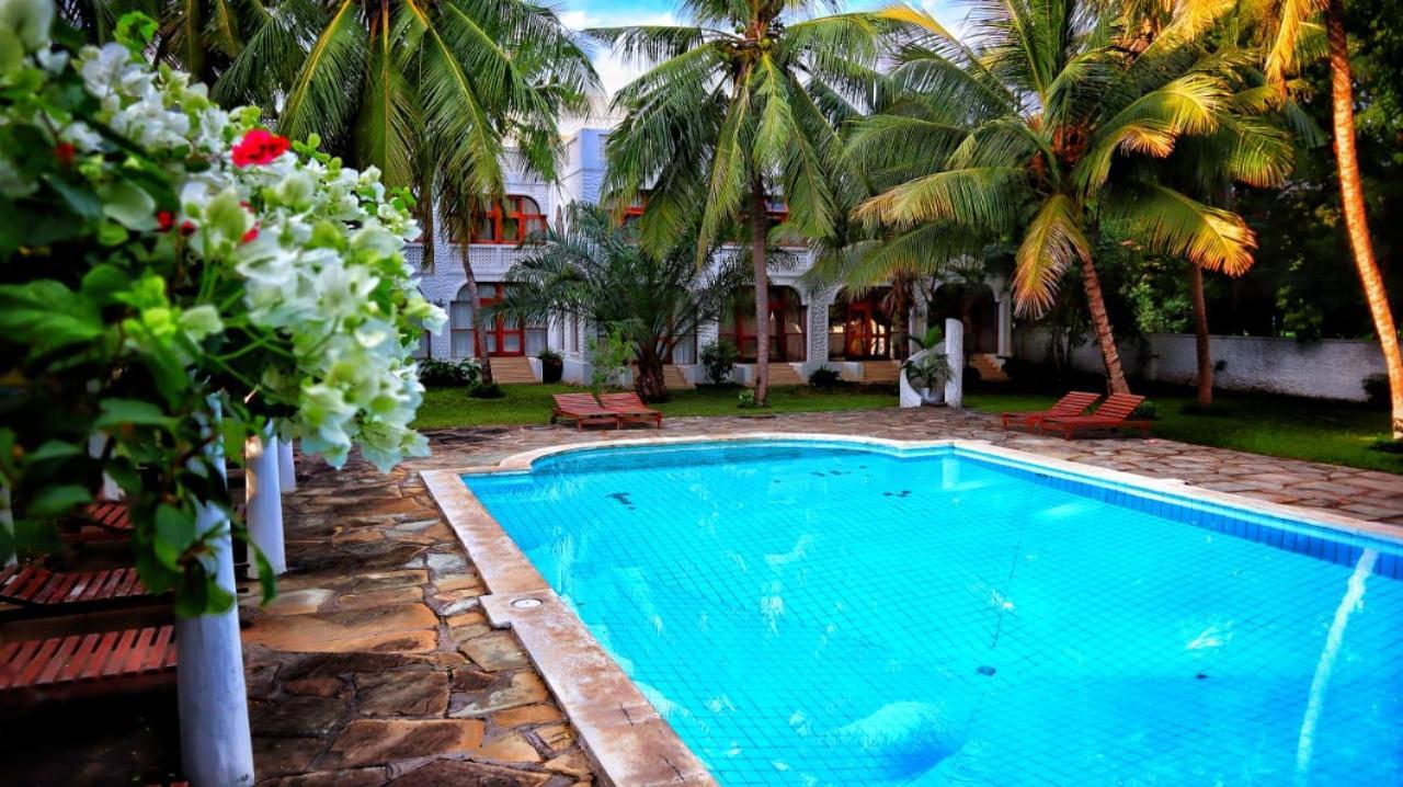 Mbili Kuwili Studio Suites Diani Beach Bagian luar foto