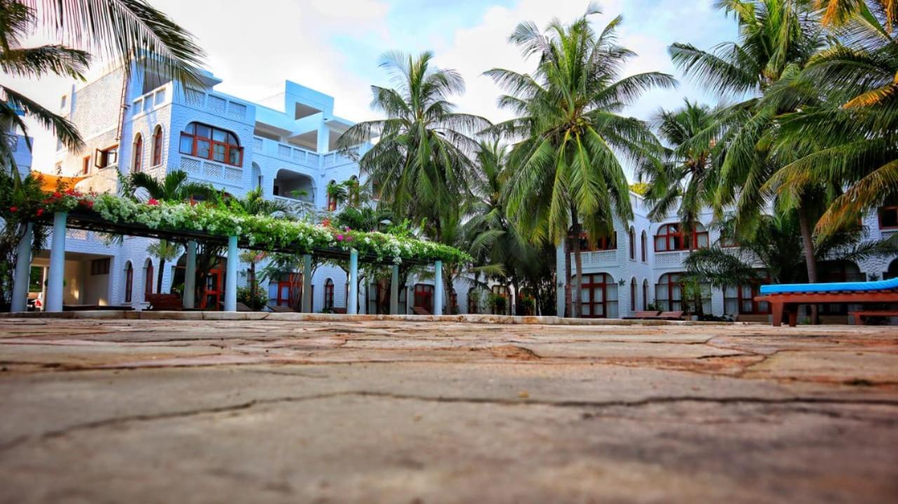 Mbili Kuwili Studio Suites Diani Beach Bagian luar foto